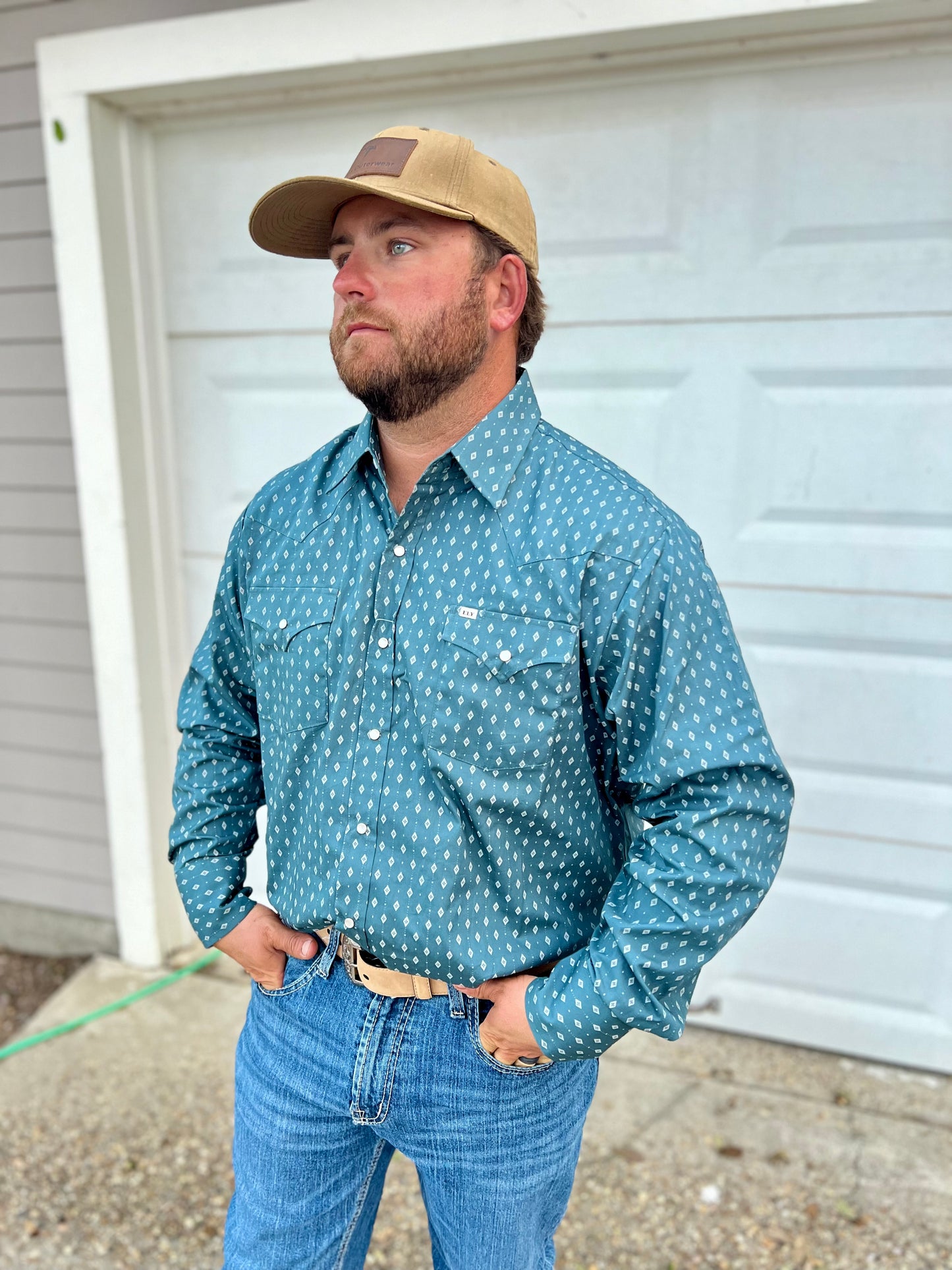 Geo Print Long Sleeve Pearl Snap