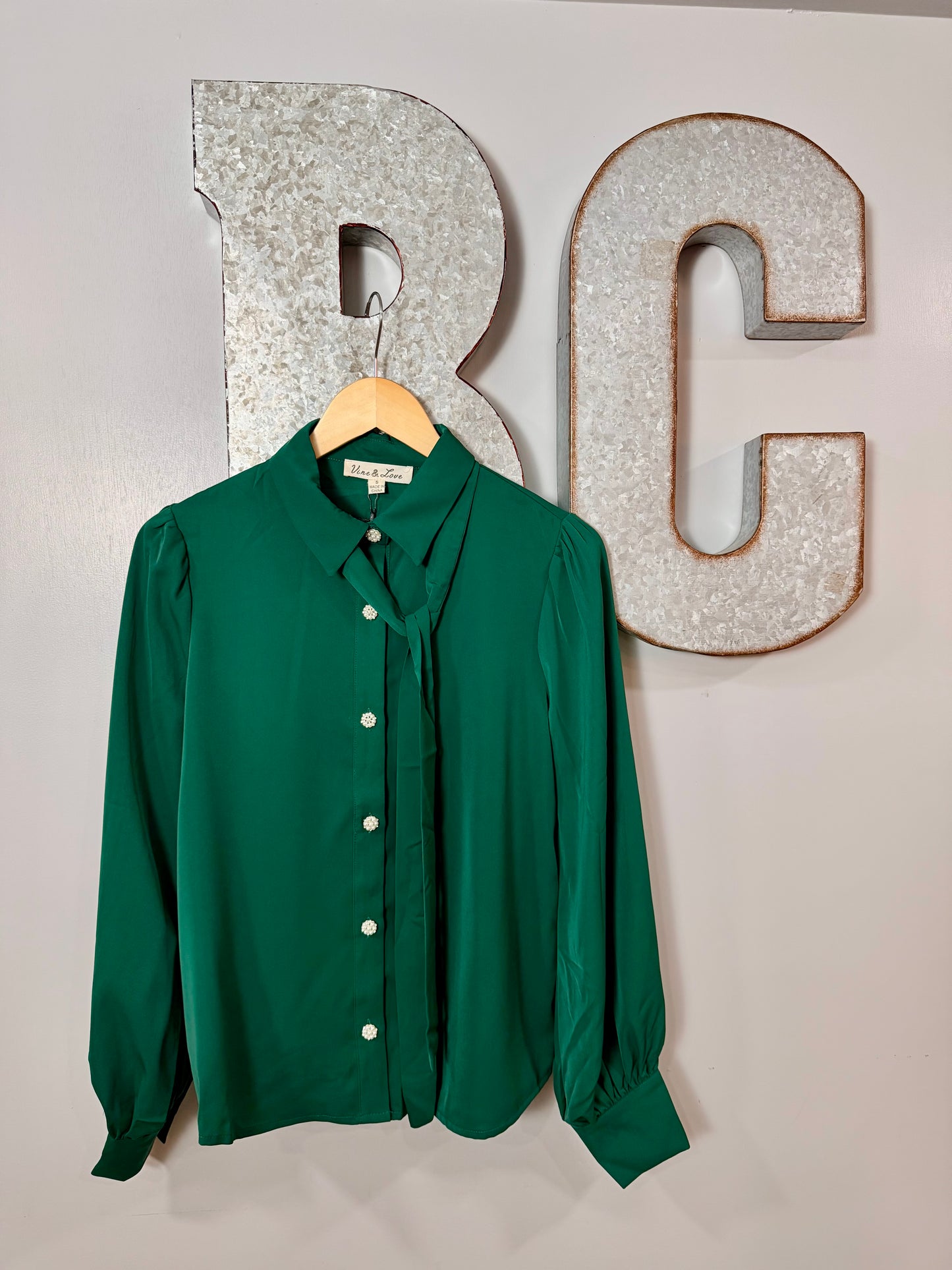 The Jone Tie Top in Hunter Green
