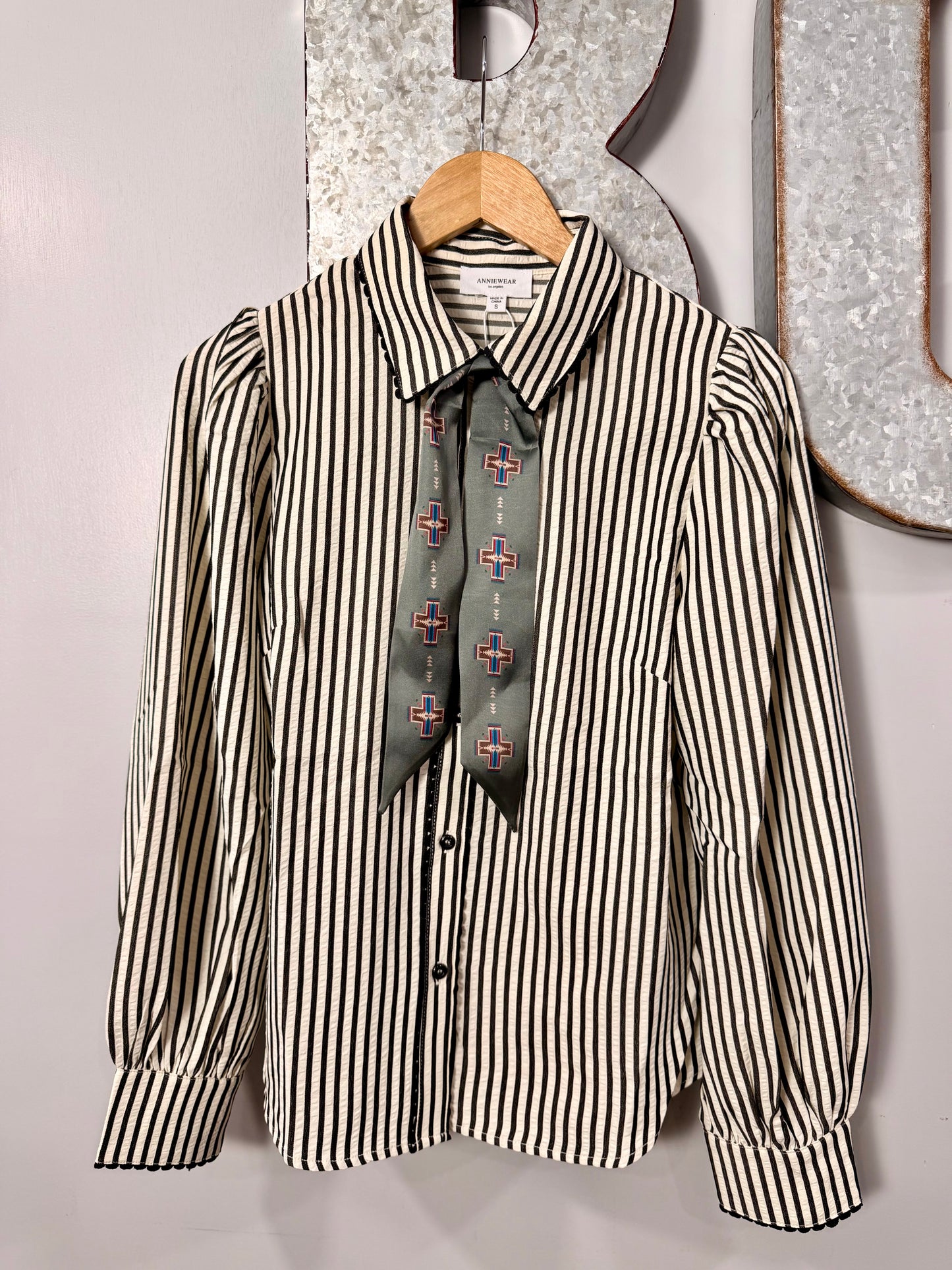 The Buck Scallop Top