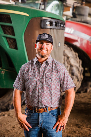 The Colton in Red Short Sleeve Snap