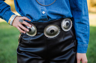 Antique Silver Oval Concho Belt - Black