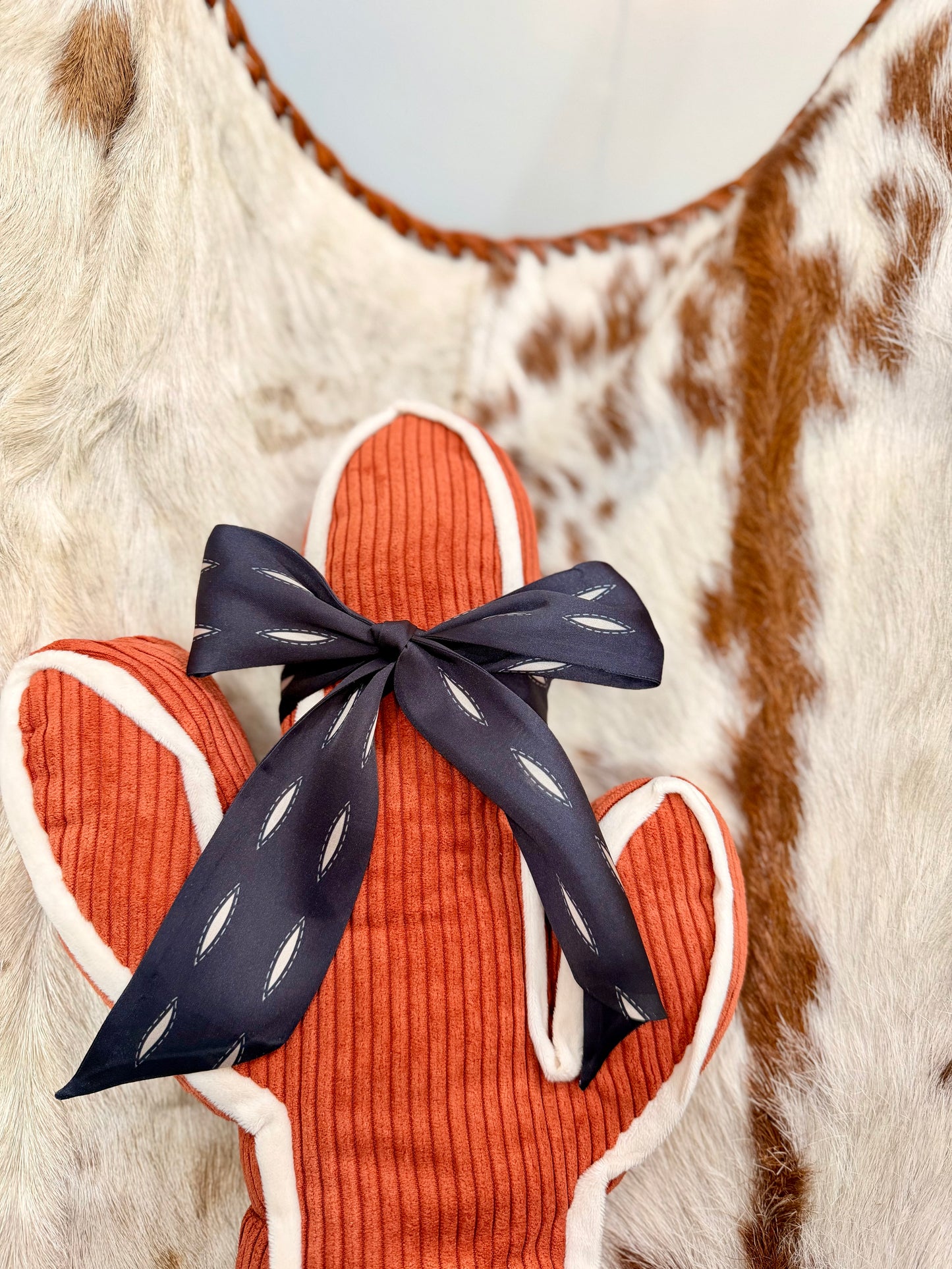 Buckstitch Twilly in Black