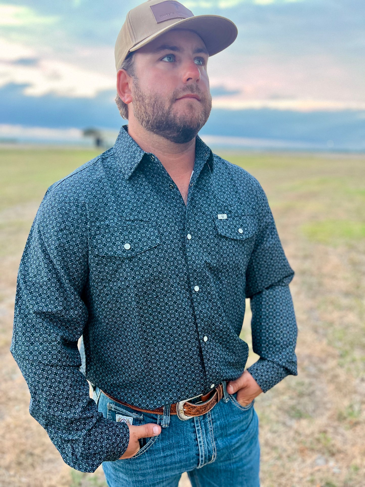 The Silas- Black Long Sleeve Pearl Snap