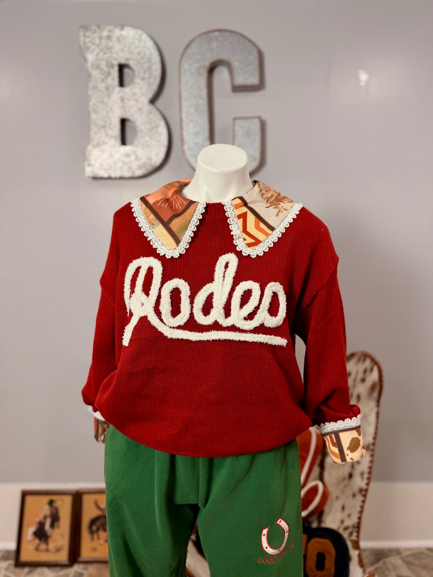 The RODEO Sweater in Red